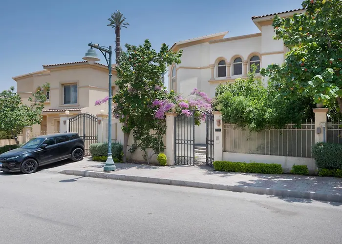 Zyra Luxury Villa With Pool And Jacuzzi In New Cairo