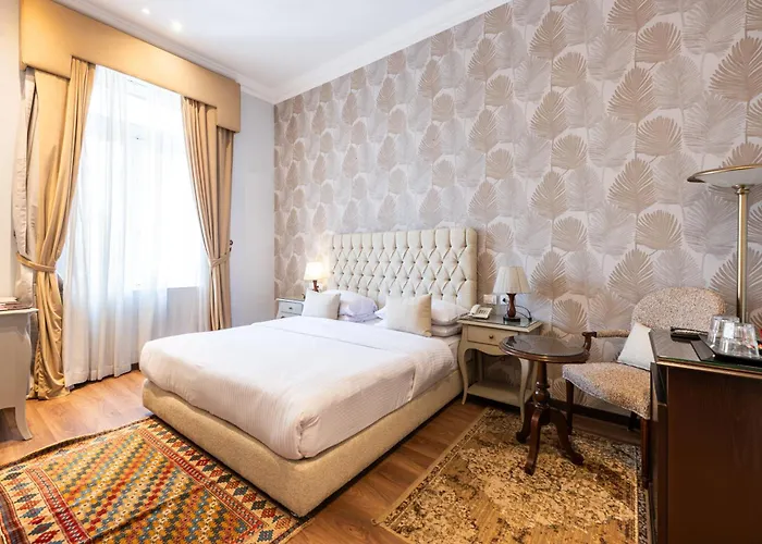 1920S Boutique Hotel And Restaurants